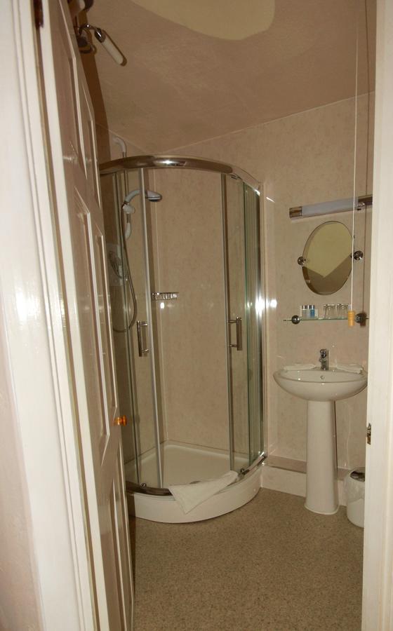 Clyde House Hotel Leyburn Bagian luar foto
